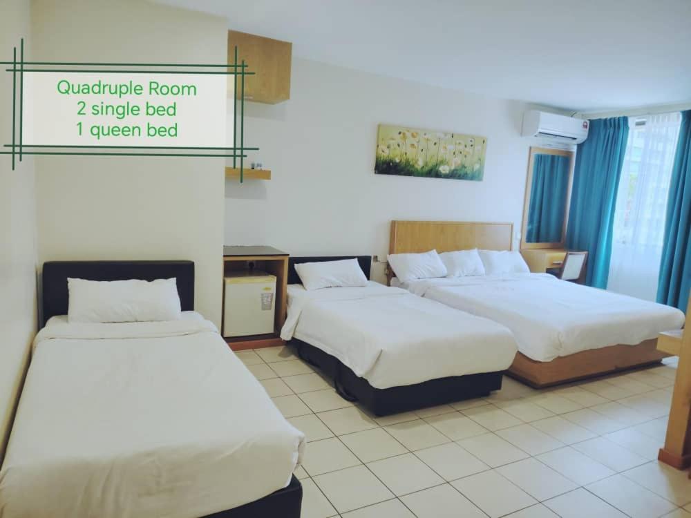 Fratini'S Hotel Labuan Kültér fotó