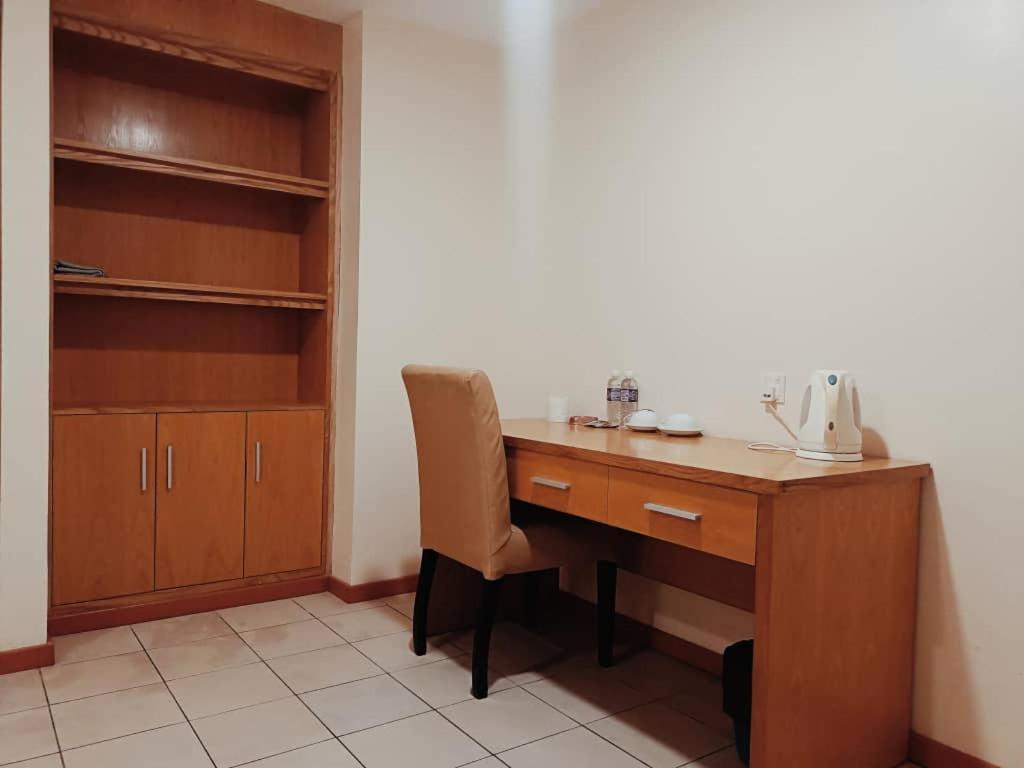 Fratini'S Hotel Labuan Kültér fotó