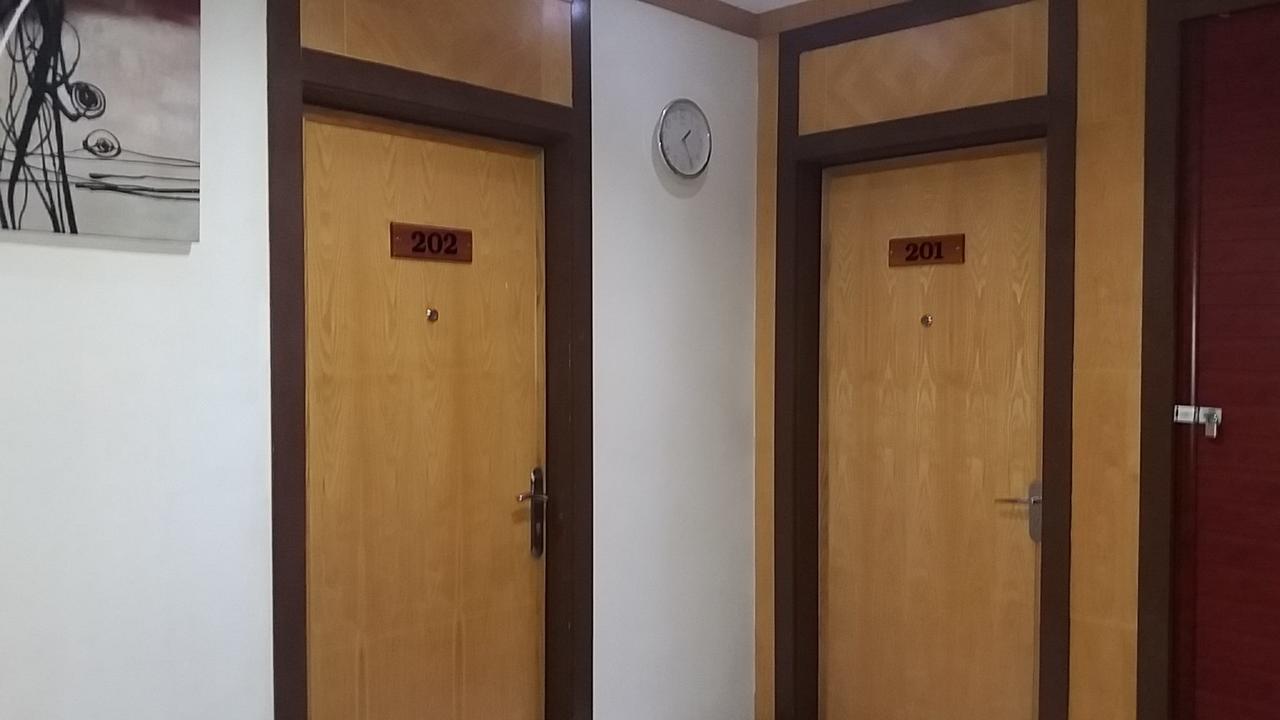 Fratini'S Hotel Labuan Kültér fotó