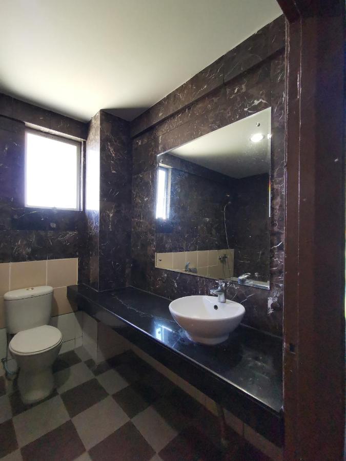 Fratini'S Hotel Labuan Kültér fotó