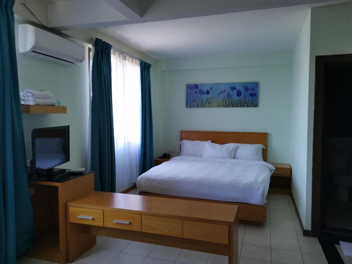 Fratini'S Hotel Labuan Kültér fotó